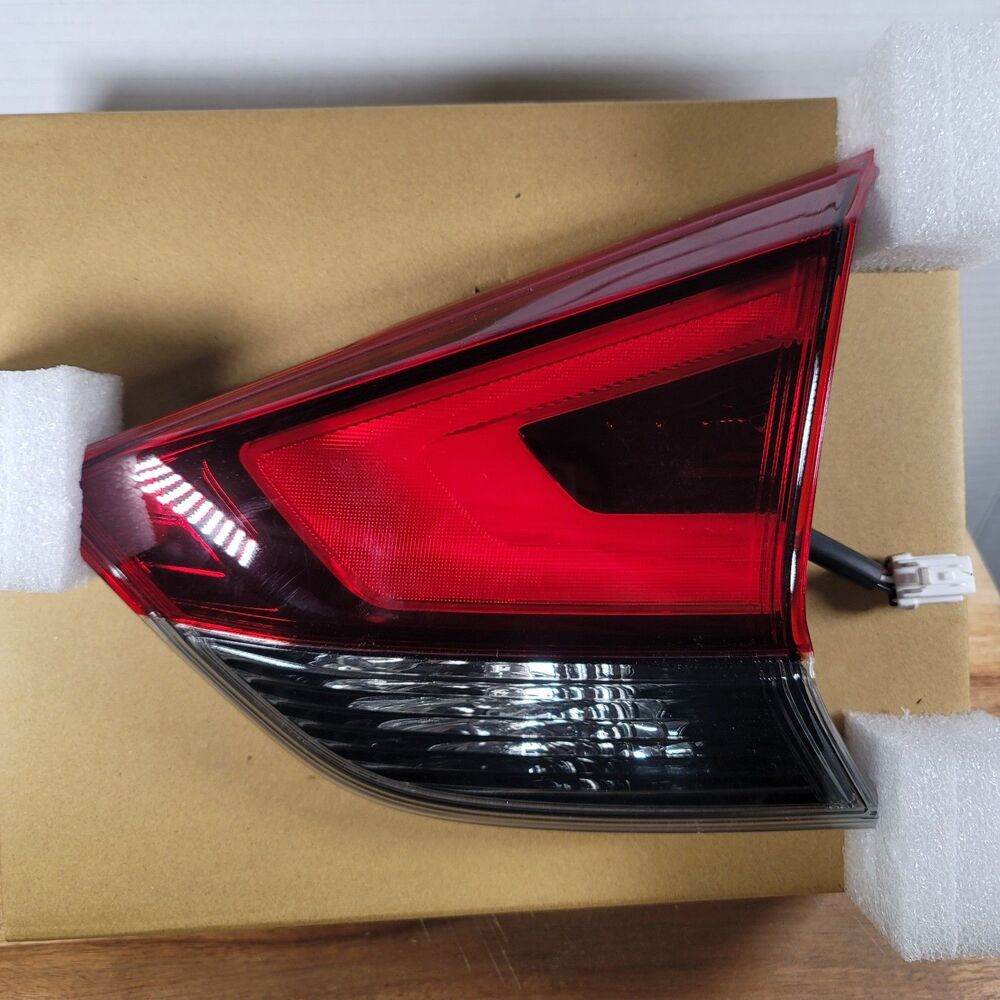 OEM 2017 - 2020 Nissan Rogue PASSENGER Side Combination Lamp Assy-Rear,RH